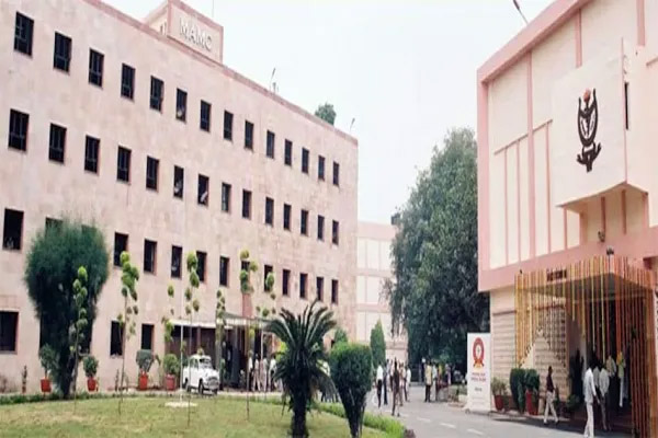 dhamki