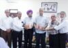 ਸ੍ਰੀ ਹਰਮੇਸ਼ ਜੱਸਲ ਆਪਣੀ ਪ੍ਰਸਿੱਧ ਪੁਸਤਕ “ਪੰਜਾਬ ਦਾ ਬੋਧੀ ਇਤਿਹਾਸ” ਭੇਟ ਕਰਦੇ ਹੋਏ