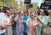 ਕਾਂਗਰਸ ਨੇ ਮਾਲੇਰਕੋਟਲਾ ‘ਚ ਵਿਧਾਇਕ ਦਫਤਰ ਅੱਗੇ ਆਪ ਦੇ ਝਾੜੂ ਤੀਲੇ-ਤੀਲੇ ਤੋੜ ਕੇ ਖਿਲਾਰੇ