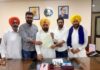 ਬਲਾਚੌਰ ਹਲਕੇ ਦੀਆਂ ਸੜਕਾਂ ਦੇ ਮਸਲਿਆਂ ਨੂੰ ਲੈ ਕੇ ਪੰਜਾਬ ਮੰਡੀ ਬੋਰਡ ਦੇ ਚੇਅਰਮੈਨ ਨਾਲ ਐਡਵੋਕੇਟ ਸੰਜੀਵ ਚੇਚੀ ਅਤੇ ਚੇਅਰਮੈਨ ਸੇਠੀ ਉਧਨਵਾਲ ਨੇ ਕੀਤੀ ਅਹਿਮ ਮੁਲਾਕਾਤ