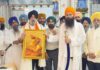 ਅਮਰੀਕਾ ਦੇ ਪ੍ਰਸਿੱਧ ਅਟਾਰਨੀ ਐਟ ਲਾਅ ਸ੍ਰ: ਜਸਪ੍ਰੀਤ ਸਿੰਘ ਦਾ ਹਰਿਆਣਾ ਕਮੇਟੀ ਵੱਲੋਂ ਗੁਰਦੁਆਰਾ ਨਾਢਾ ਸਾਹਿਬ ਵਿਖੇ ਅੱਜ ਕੀਤਾ ਗਿਆ ਵਿਸ਼ੇਸ਼ ਸਨਮਾਨ